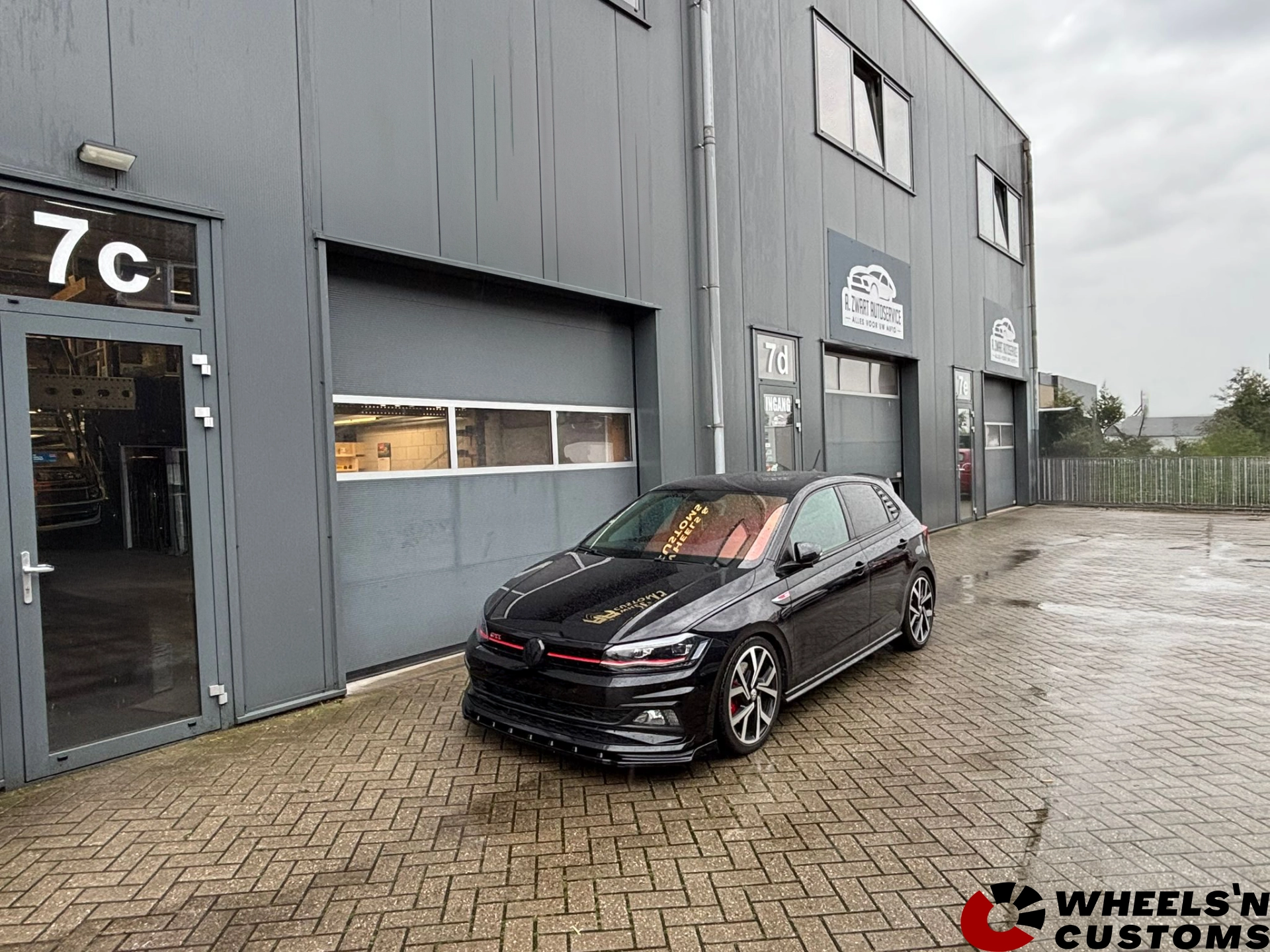 Volkswagen Polo GTI voorzien van Ingo Noak bumperlip