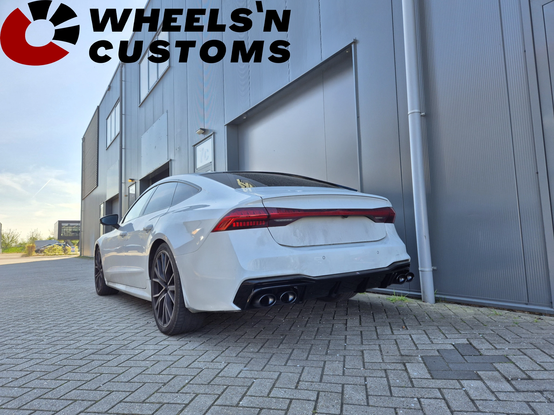 Audi S7 voorzien van Maxton Design onderdelen