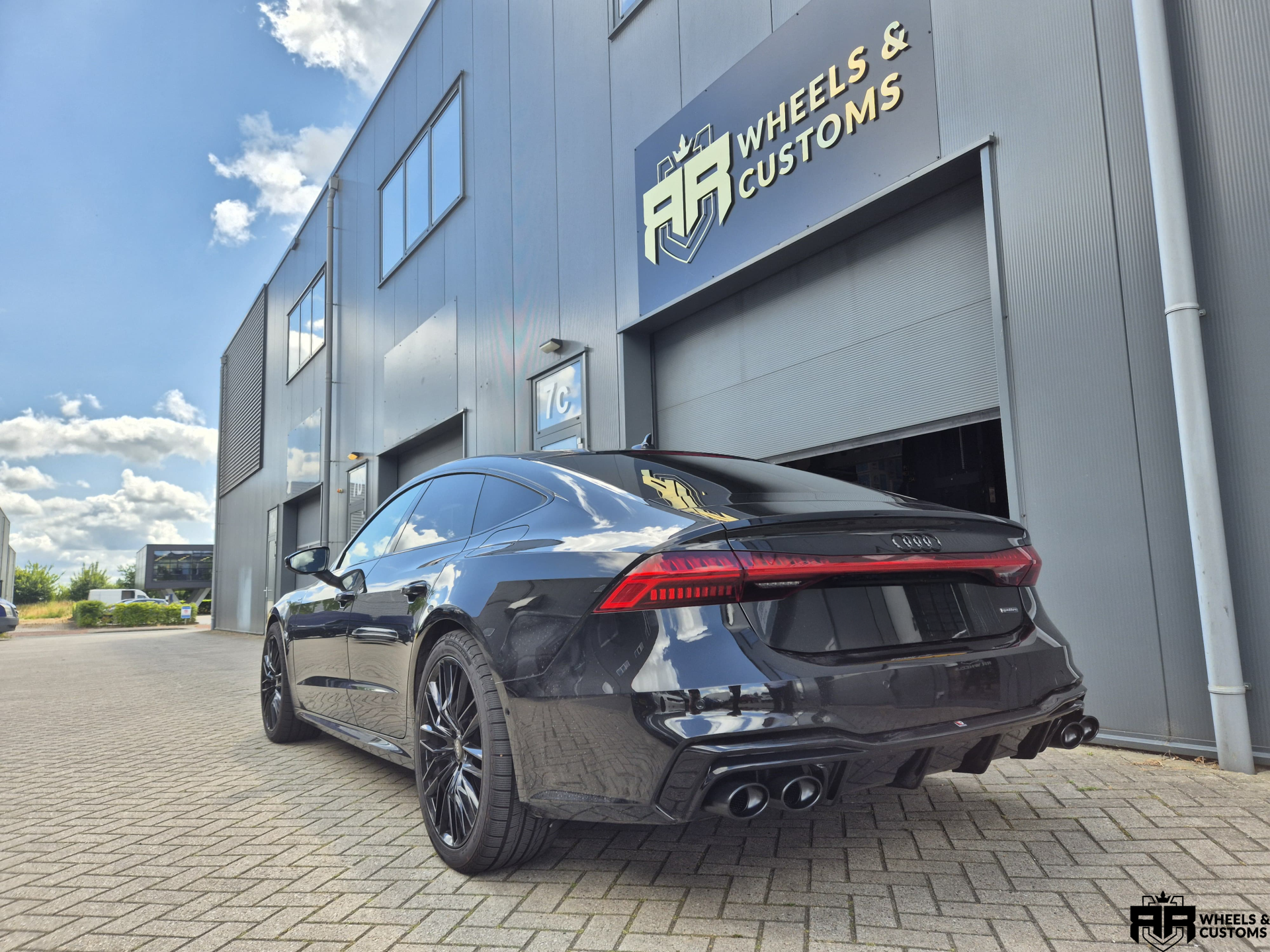 Audi A7 C8 voorzien van Maxton Design diffuser