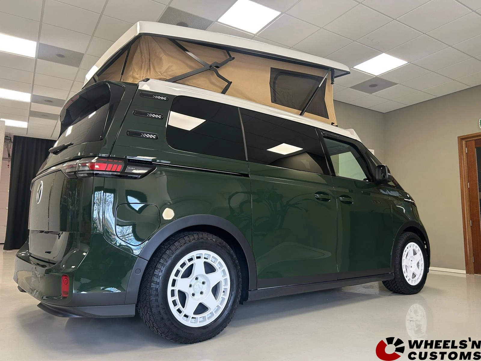 Volkswagen ID Buzz - Fifteen52 Turbo Mac 