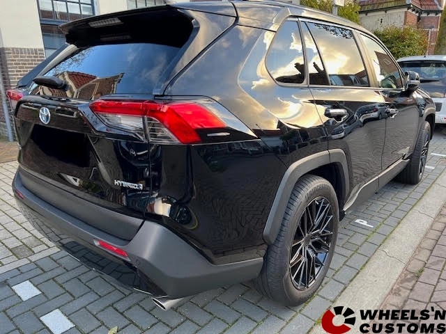 Toyota Rav4 - Japan Racing JR38 Black Machined Tinted Face 