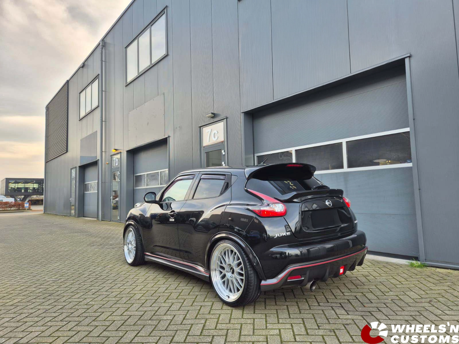 Nissan Juke Nismo - JR Wheels JR23 20x9
