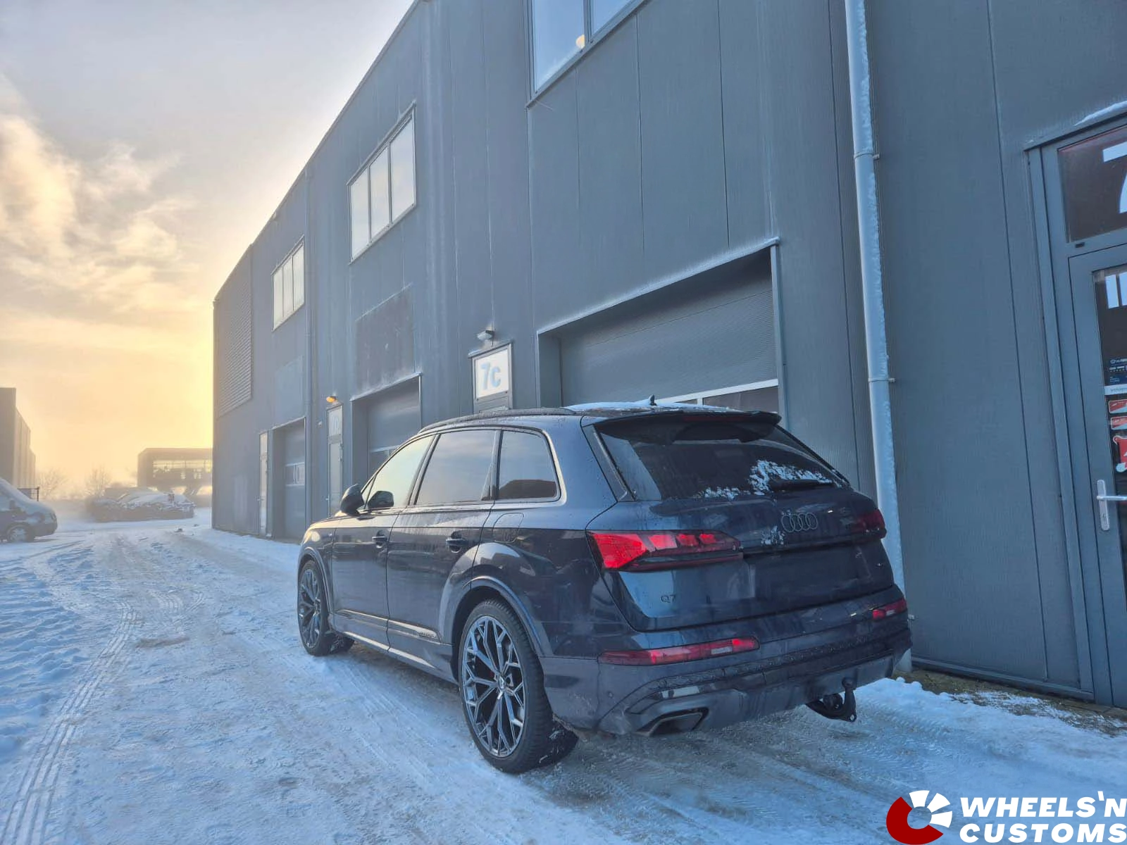 Audi q7 - voorzien van Motec Bull Hyper black 22