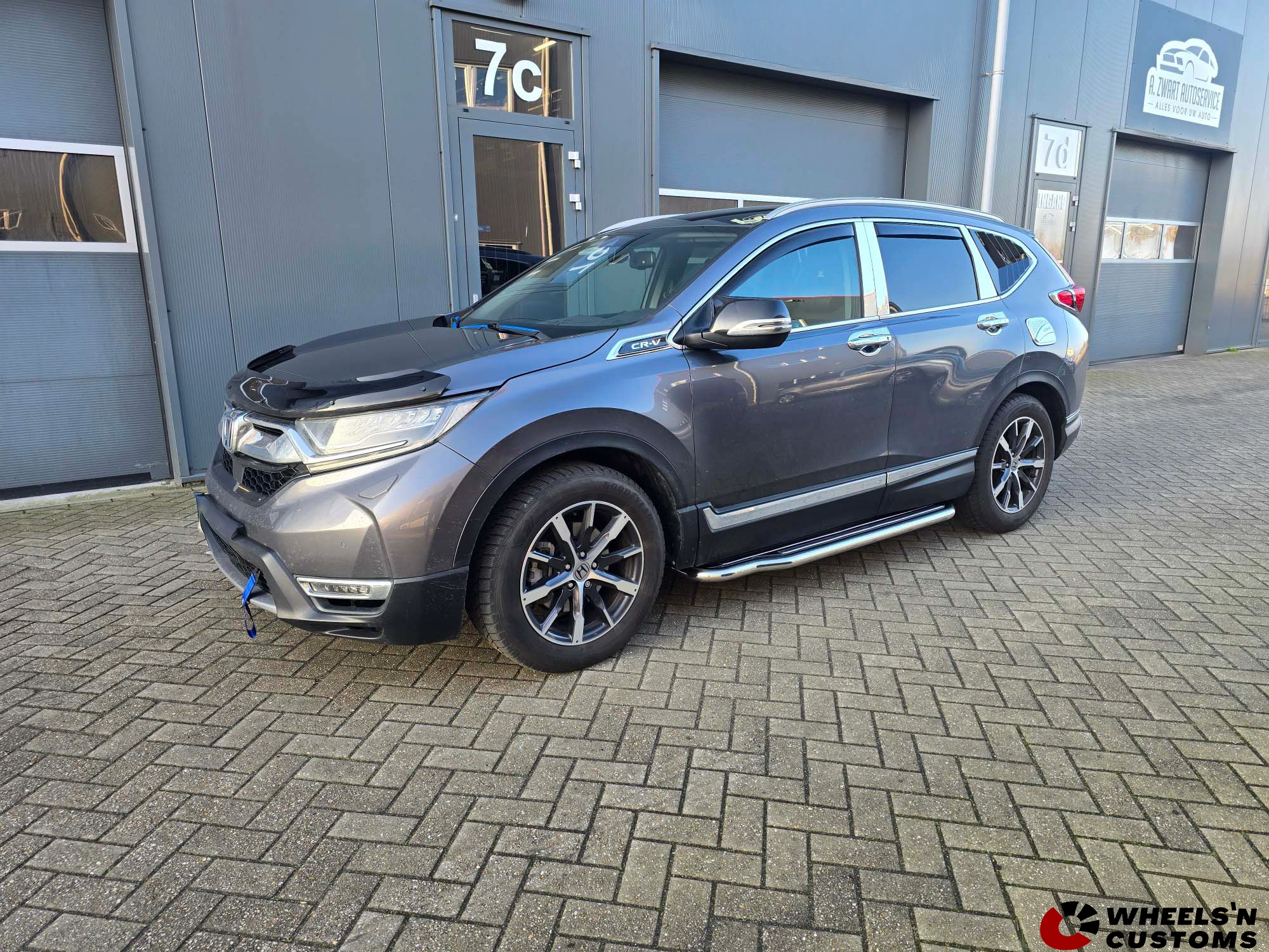 Honda CR-V Mk5 RW/RT Hybride - Voorzien van Misutonida Sidebars