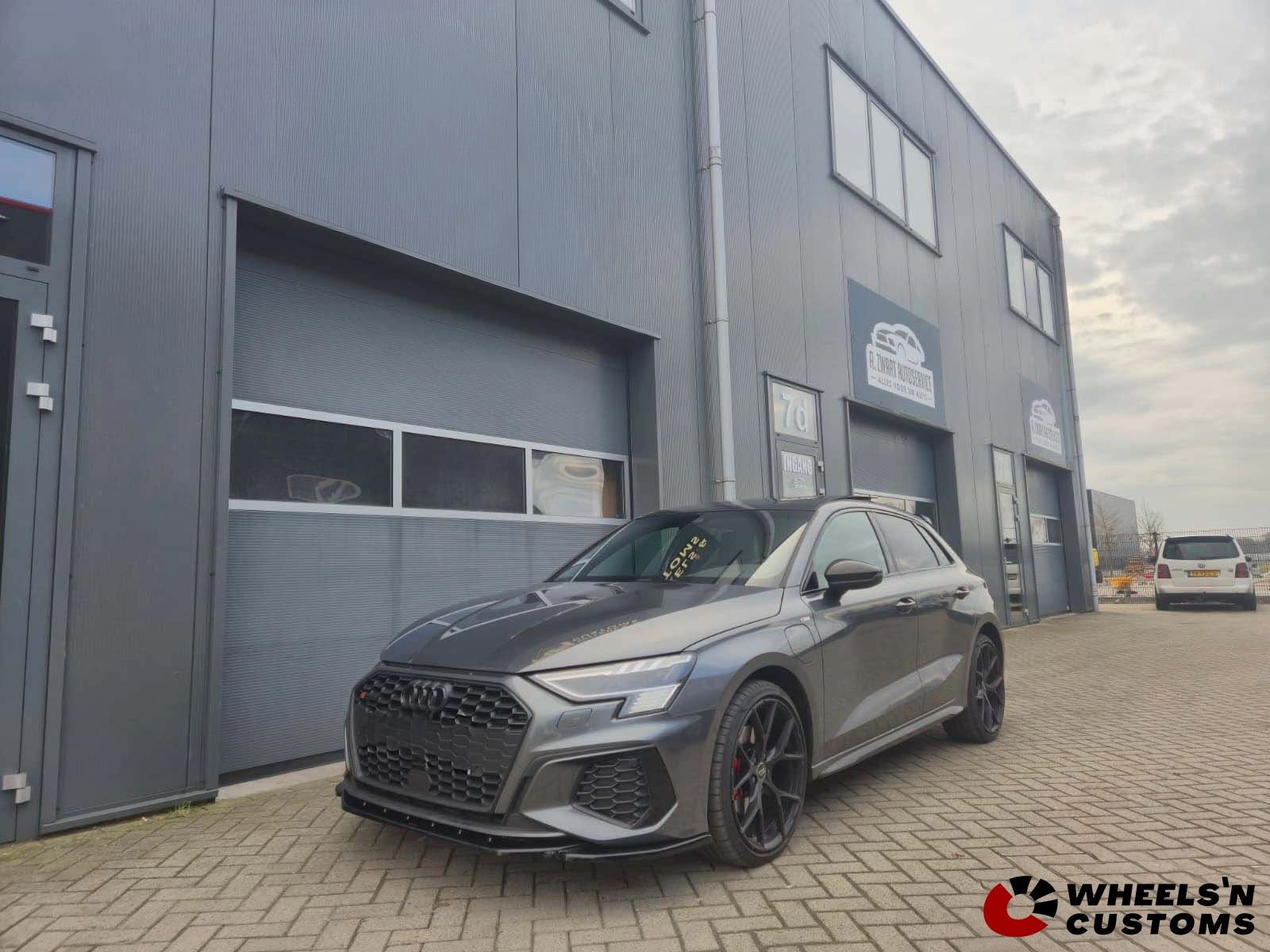 Audi A3 8Y S-Line - Voorzien van Maxton Design onderdelen