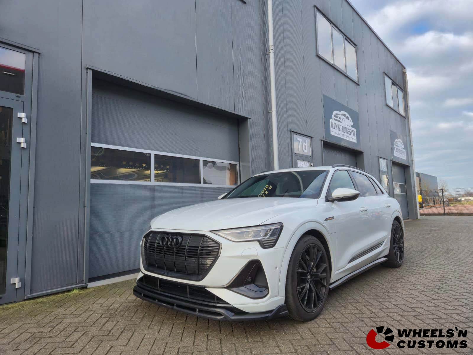 Audi E-Tron S-Line - Voorzien van Maxton Design onderdelen