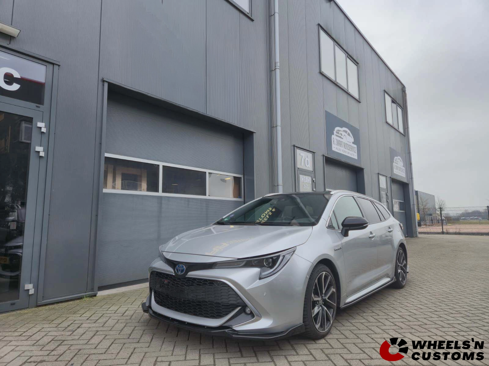 Toyota Corolla Mk12 Touring Sports - Voorzien van Maxton Design onderdelen