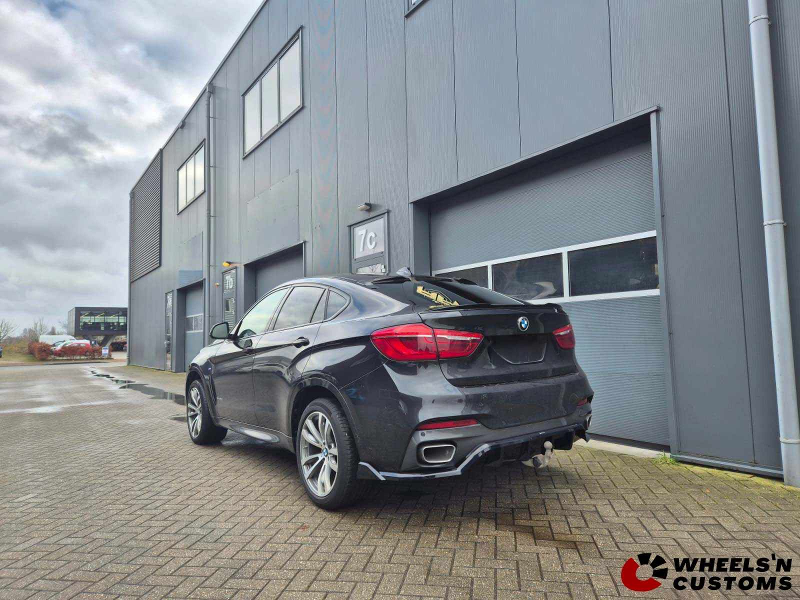 BMW X6 F16 M-Pakket - Voorzien van Maxton Design onderdelen