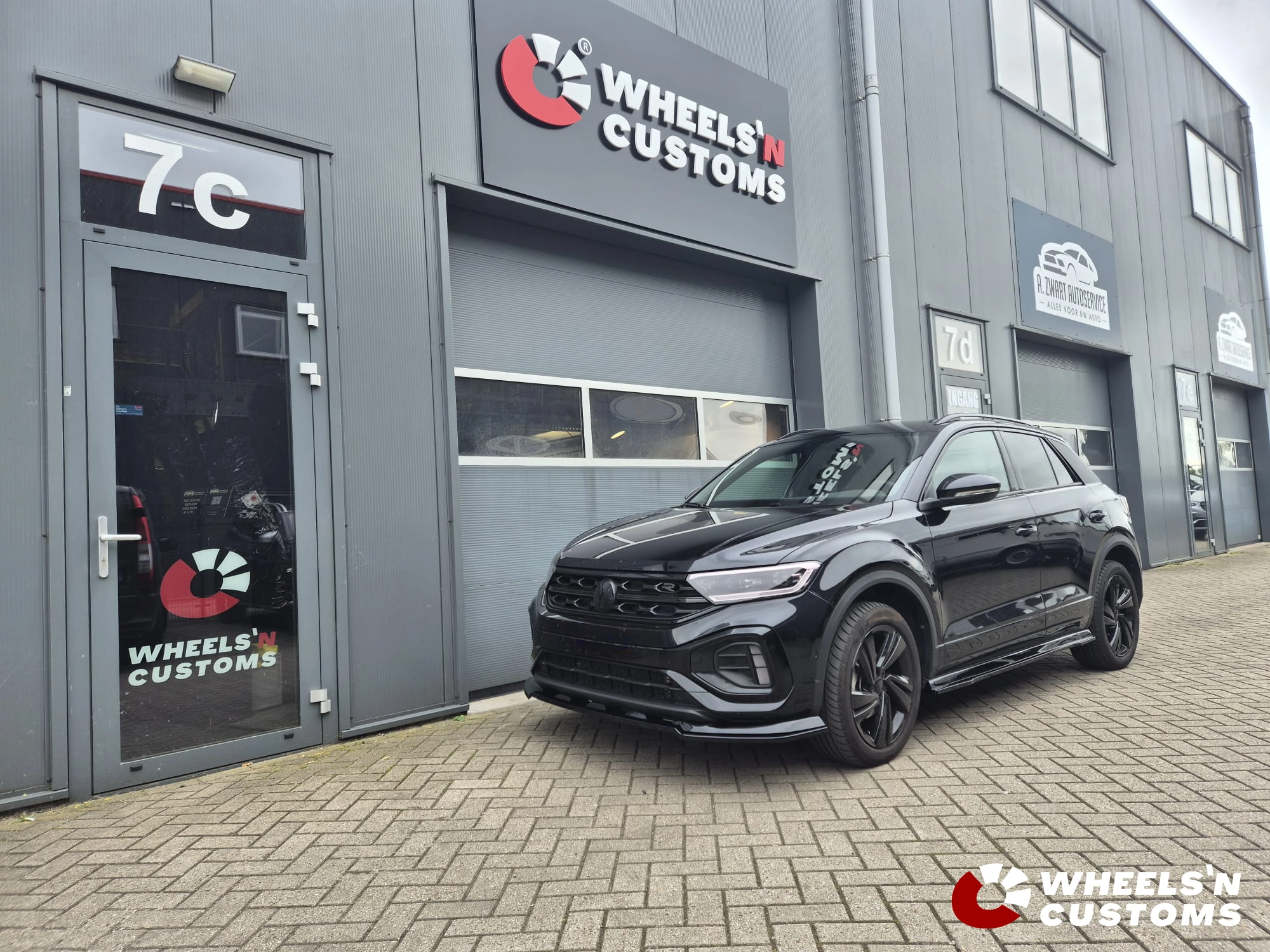 Volkswagen T-Roc voorzien van Rieger  pakket