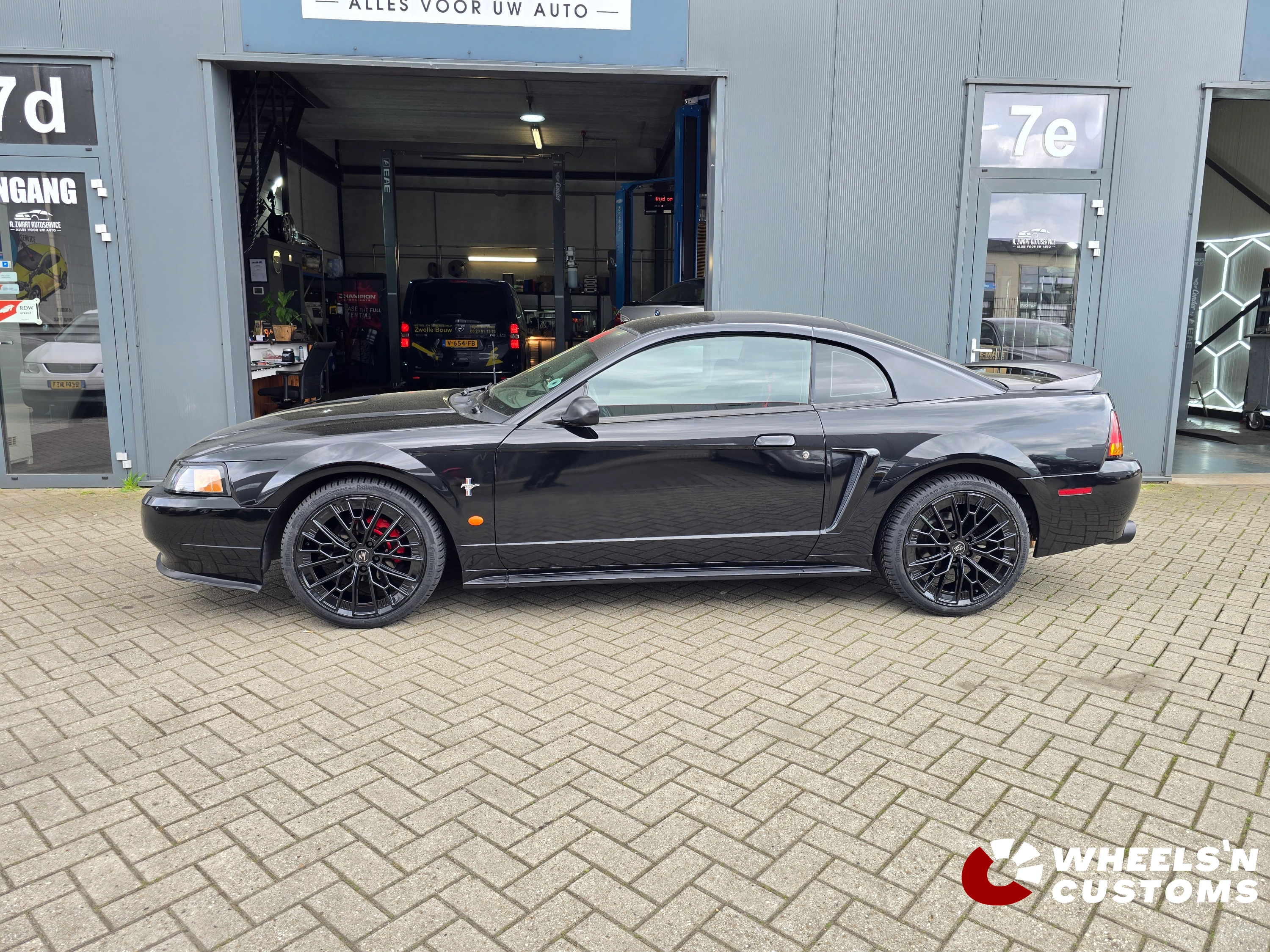 Ford Mustang 3.8 V6- 19ich Fondmetal 1972 GLOSSY BLACK- 5x114.3 8.5j ET40