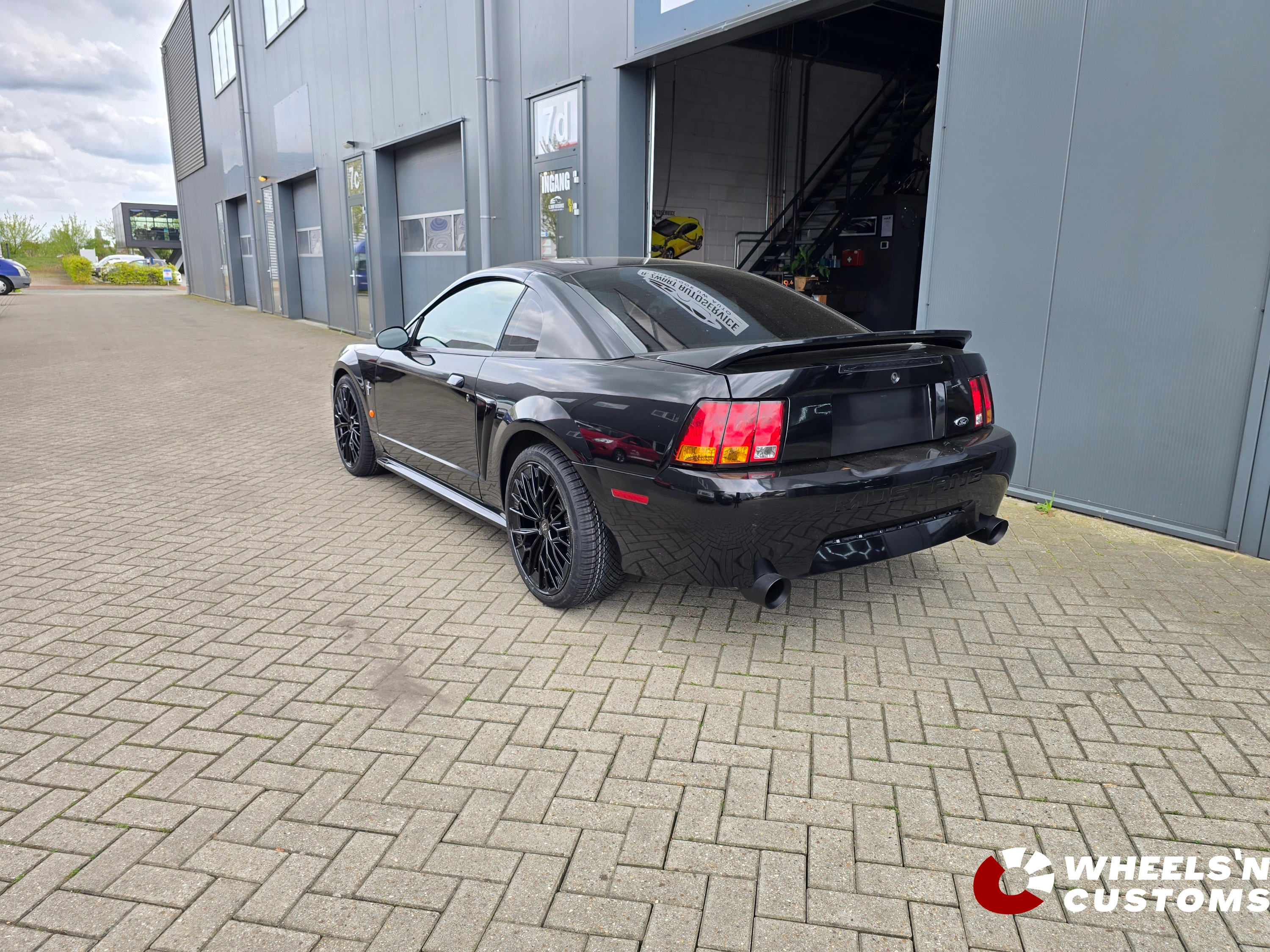Ford Mustang 3.8 V6- 19ich Fondmetal 1972 GLOSSY BLACK- 5x114.3 8.5j ET40