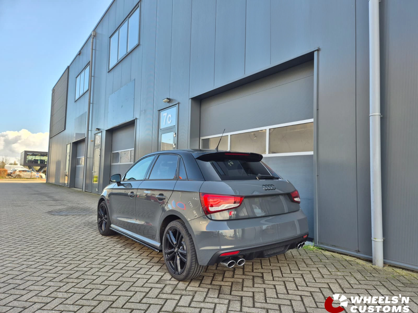 Audi S1 voorzien van Maxton Design onderdelen