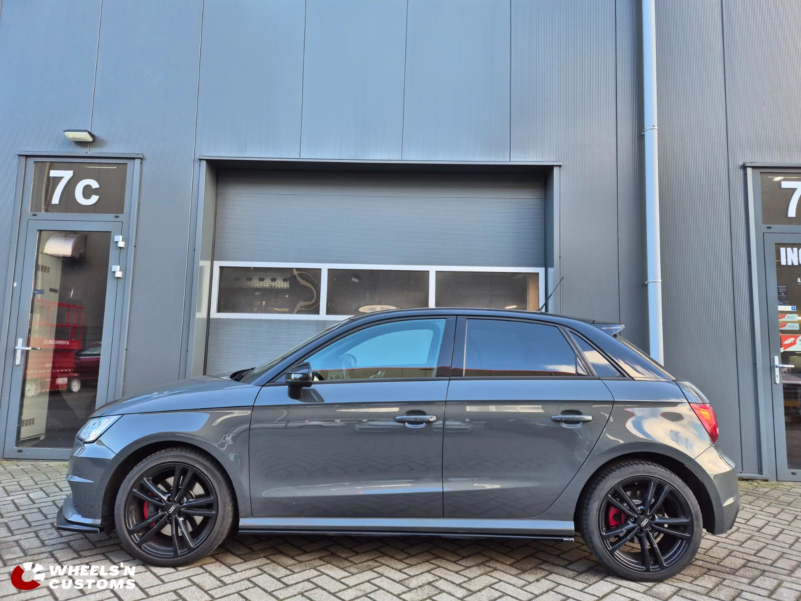 Audi S1 voorzien van Maxton Design onderdelen