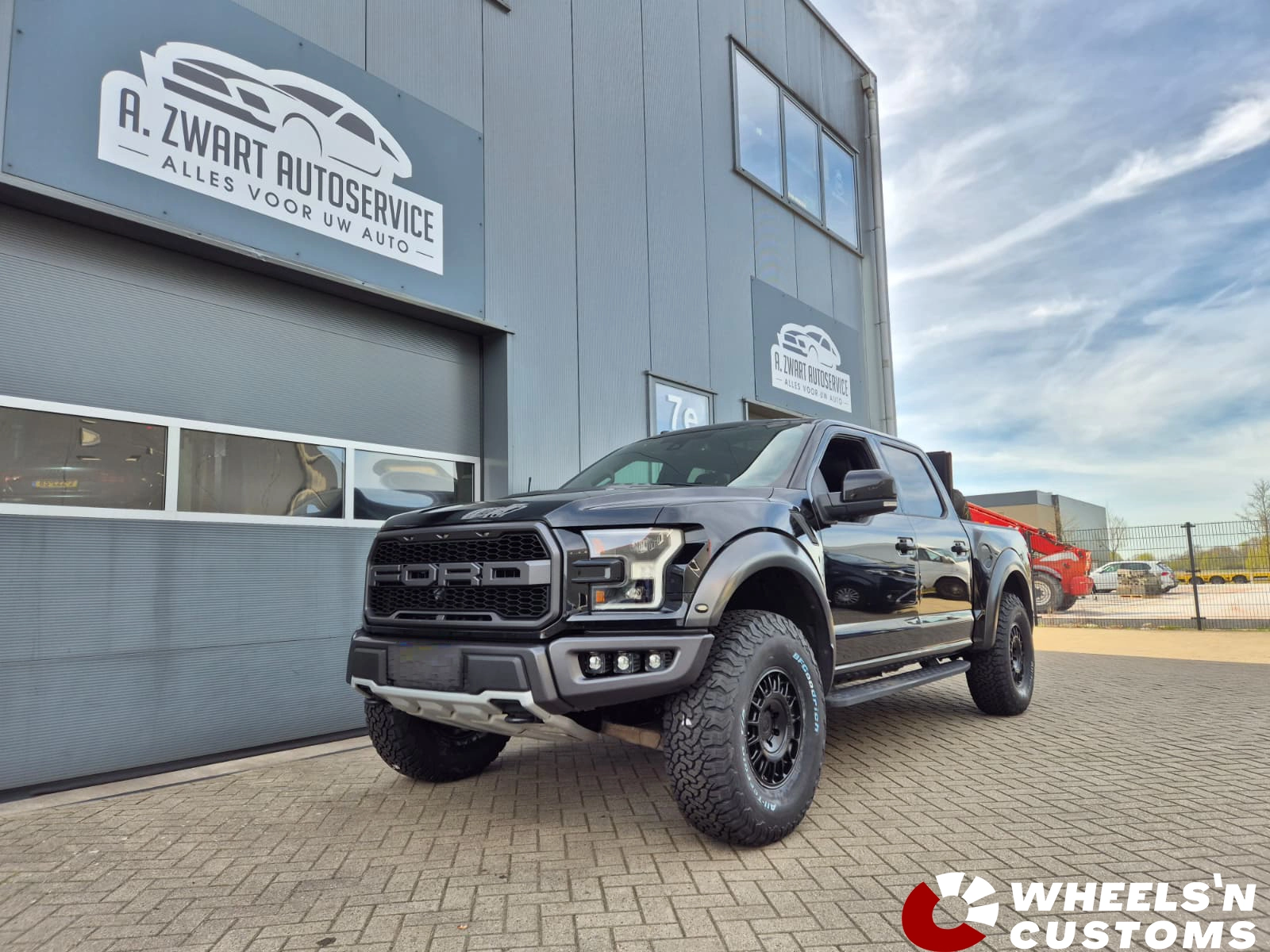 Ford F150 Raptor - 17 inch Black Rhino Matte black-6x135 8.5J ET25