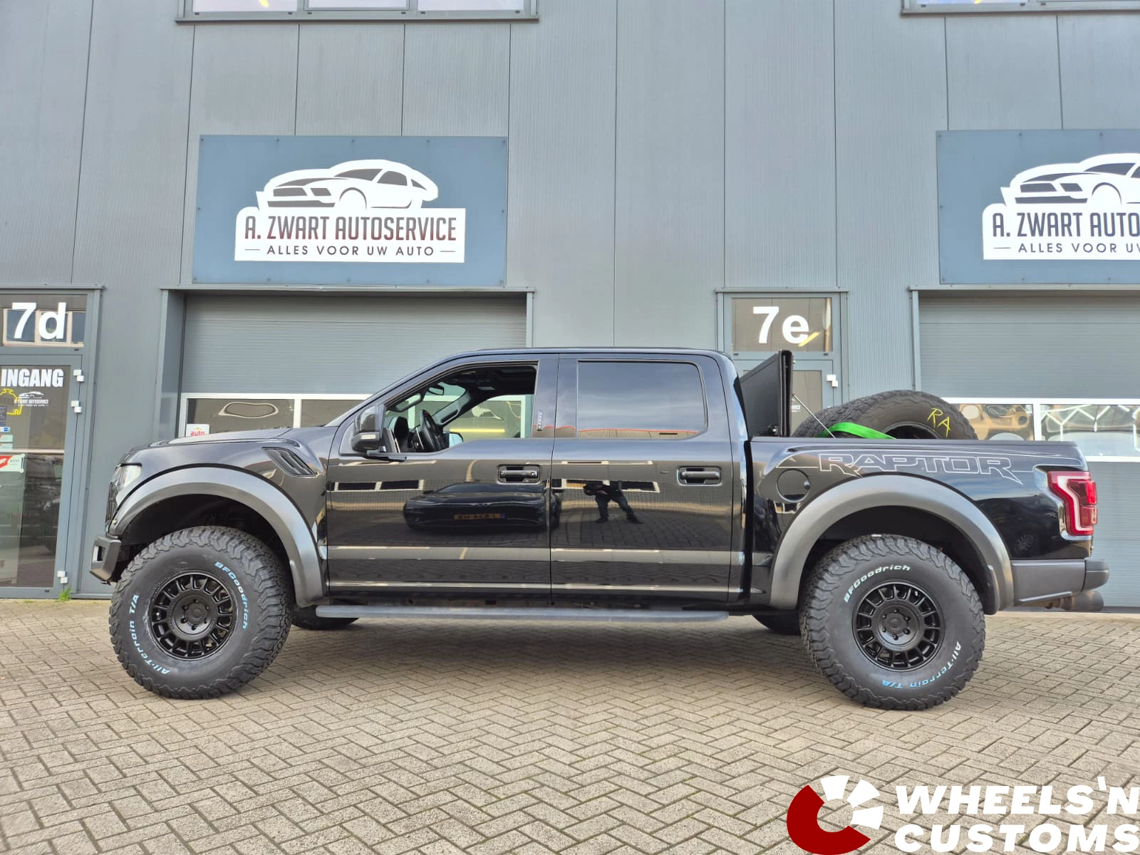 Ford F150 Raptor - 17 inch Black Rhino Matte black-6x135 8.5J ET25