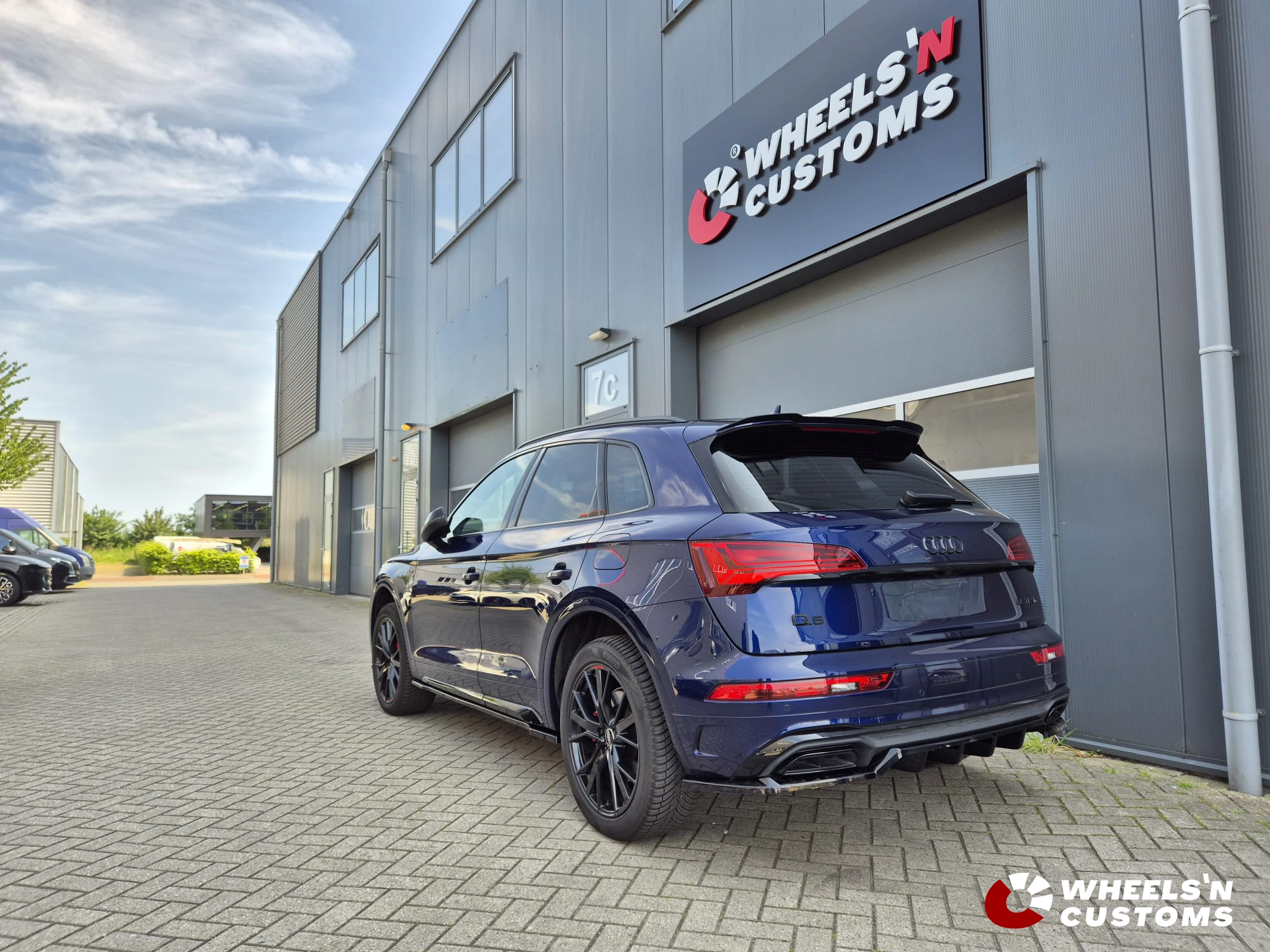Audi SQ5 voorzien van Maxton Design onderdelen