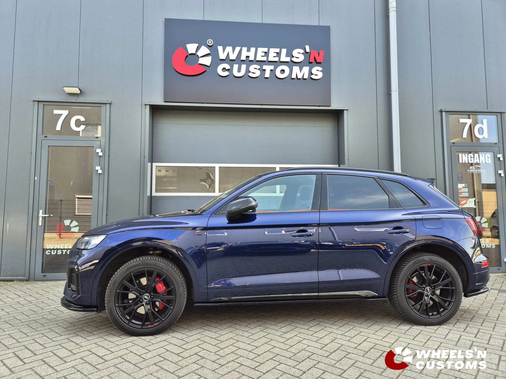 Audi SQ5 voorzien van Maxton Design onderdelen