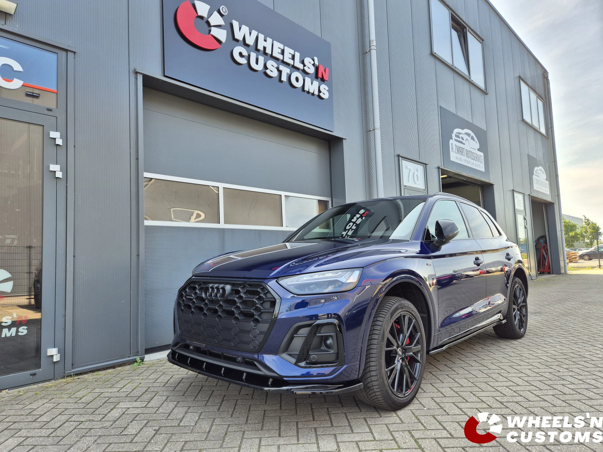 Audi SQ5 voorzien van Maxton Design onderdelen