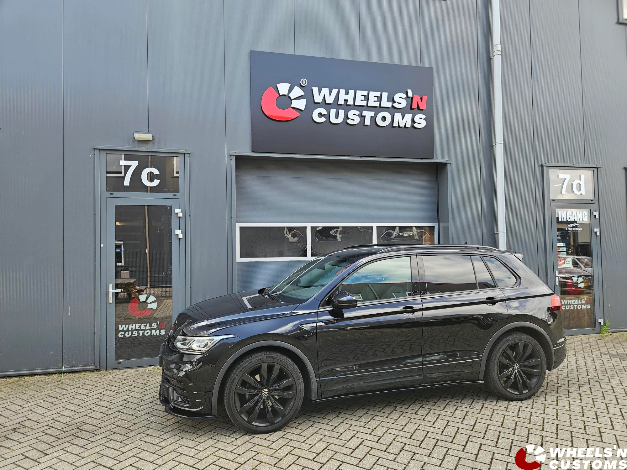 Volkswagen Tiguan R/R-line voorzien van Maxton Design onderdelen