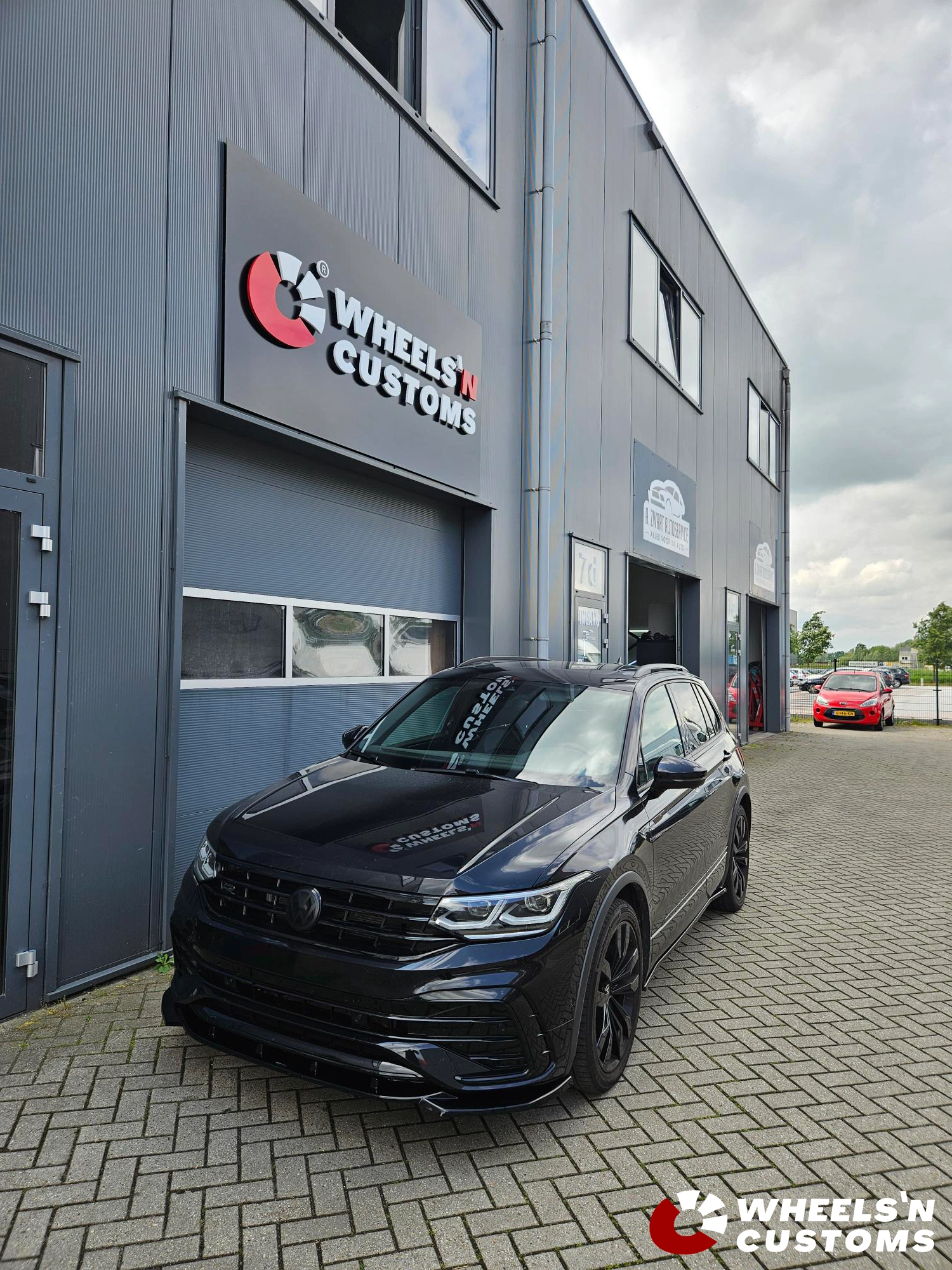 Volkswagen Tiguan R/R-line voorzien van Maxton Design onderdelen
