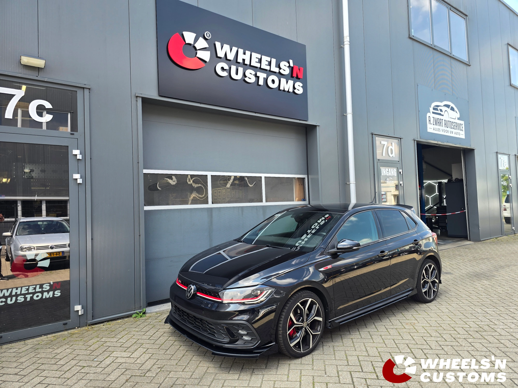 Volkswagen  Polo Gti Mk6  voorzien van Maxton Design onderdelen
