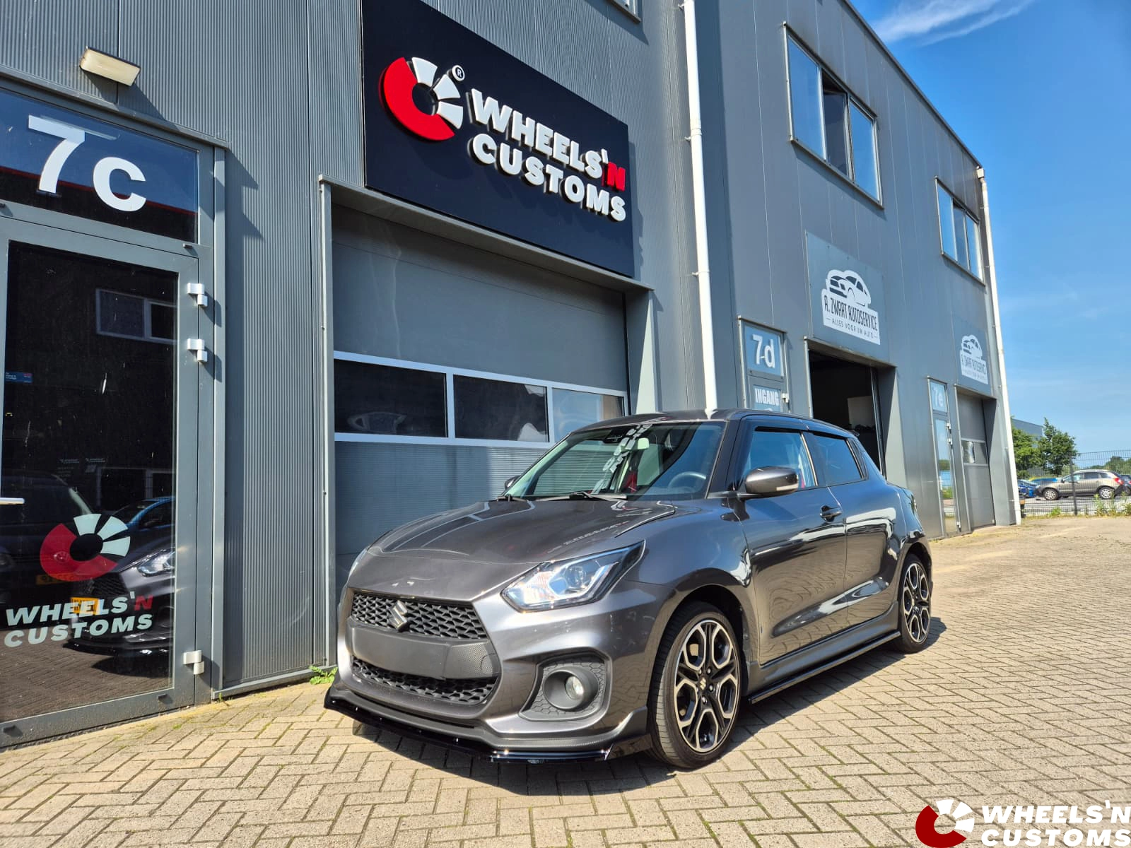  suzuki swift  voorzien van Maxton Design/ Ingo Noak pakket