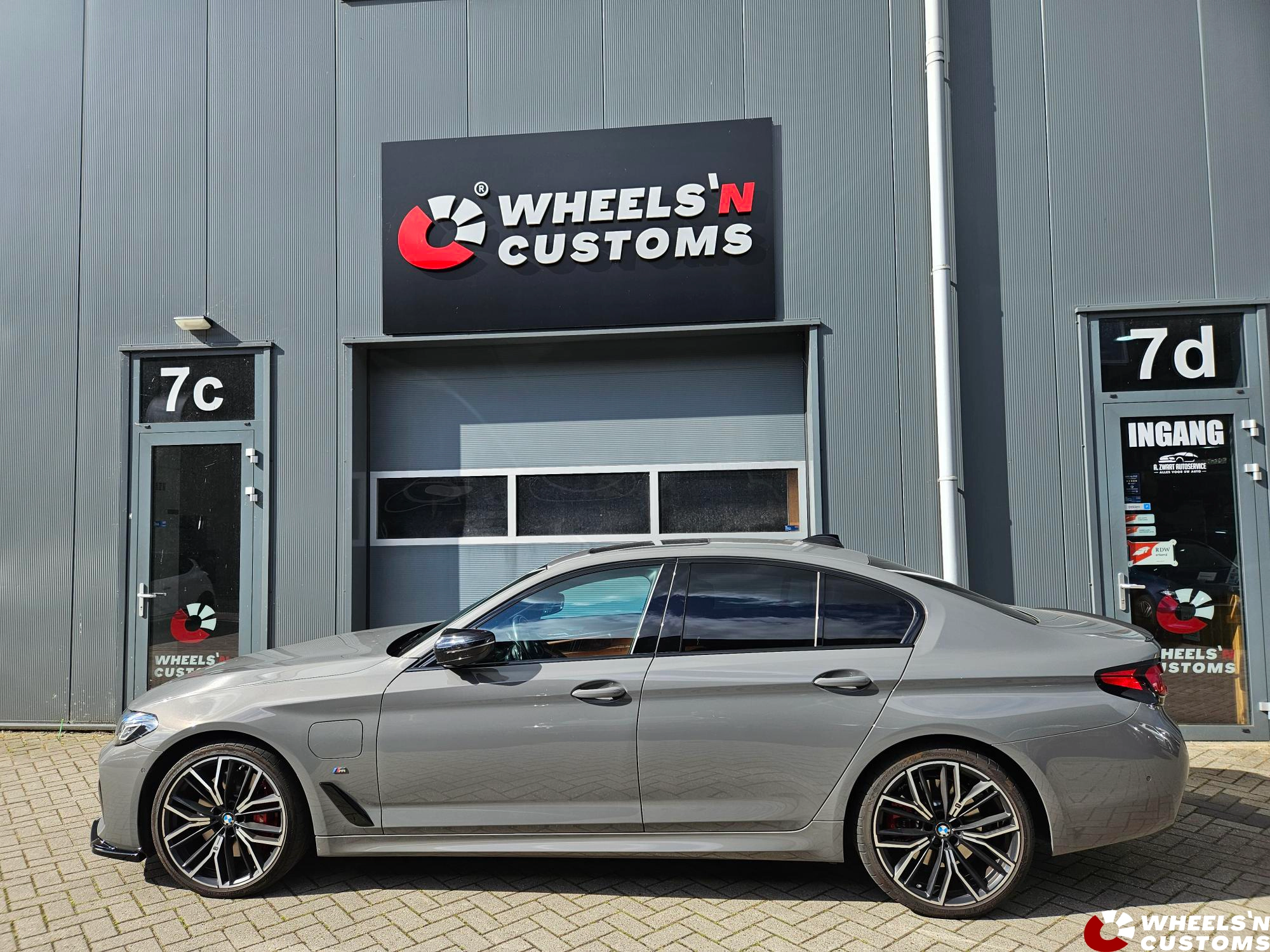 BMW 5 Serie G30 voorzien van Maxton Design onderdelen