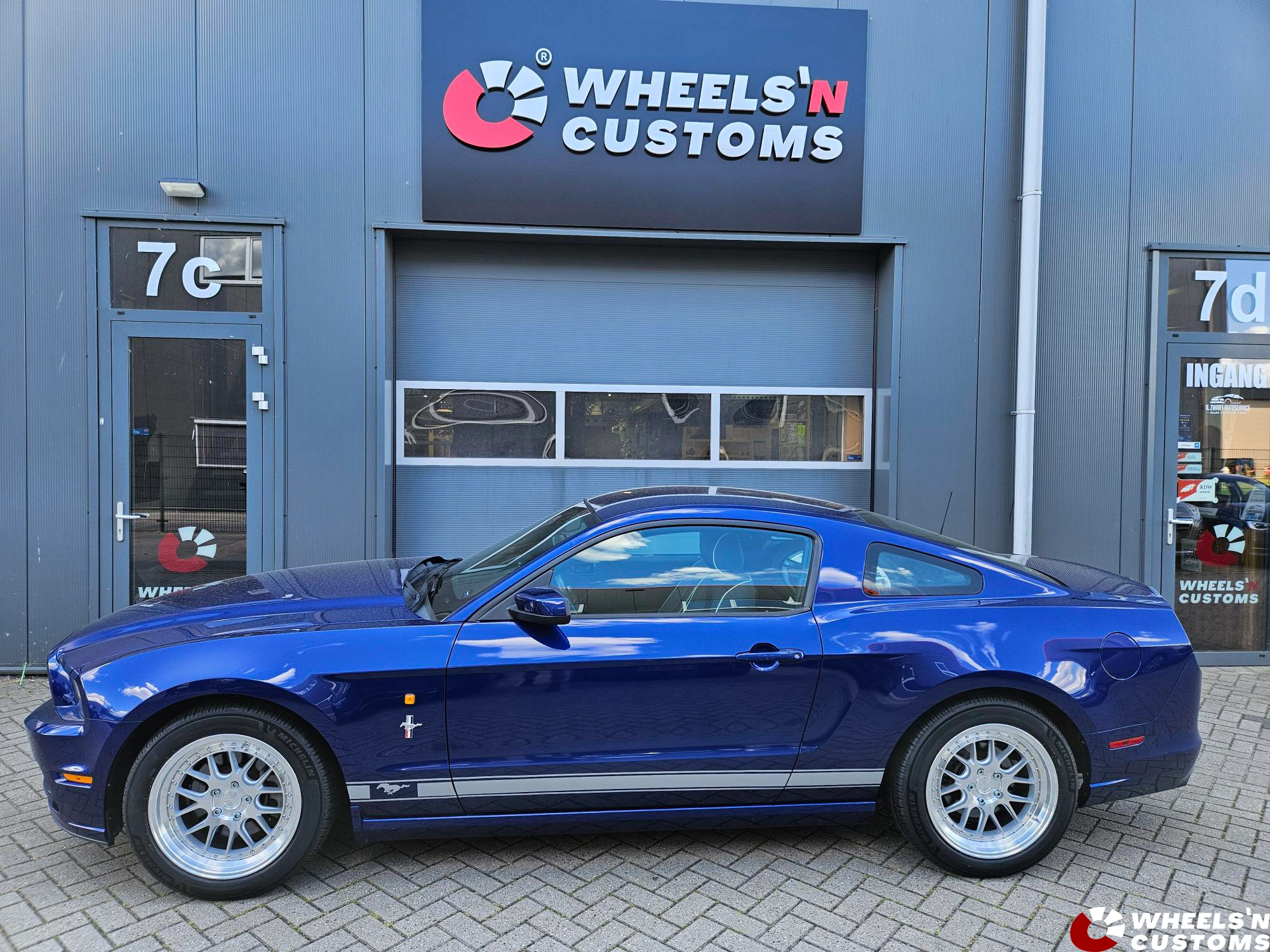 Ford Mustang 2014 JR Wheels JR40 18x8.5 ET15-35 Custom PCD Silver Machined Face  