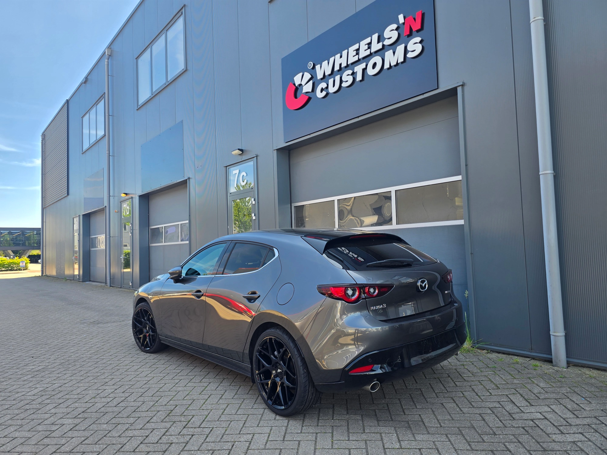 Mazda 3 Hatchback - 20 inch JR JR18 Gloss Black - 5x114.3 - 8.5J - ET45