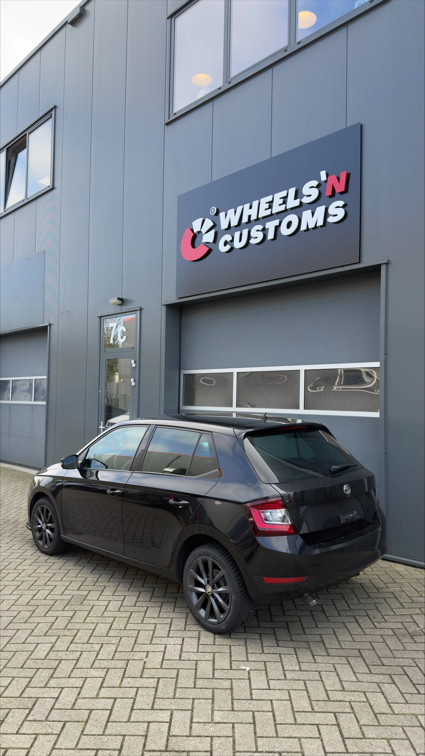 deze skoda Fabia Mk3 Facelift is voorzien van een nieuwe Maxton front splitter 