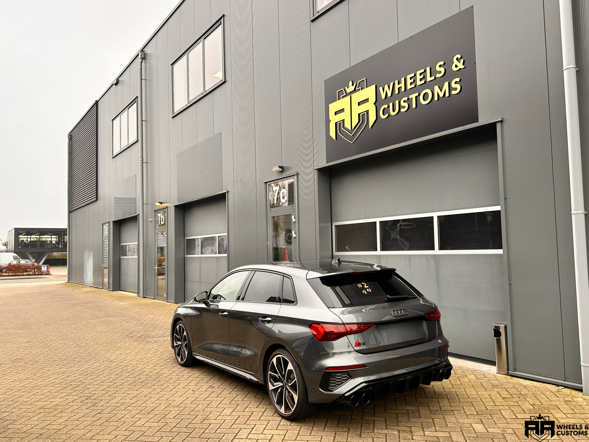 Audi S3 8Y voorzien van Maxton diffuser + Fox uitlaatsysteem