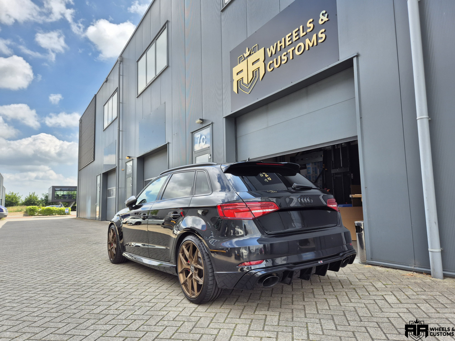 Audi RS3 8V Sportback -19 inch Motec Ultimate mat bronze - 8.5J ET45.