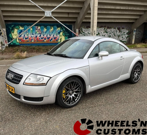 Audi TT - 18 inch Rayone Fast 003 Hyper Black - 5x100 8J ET35.