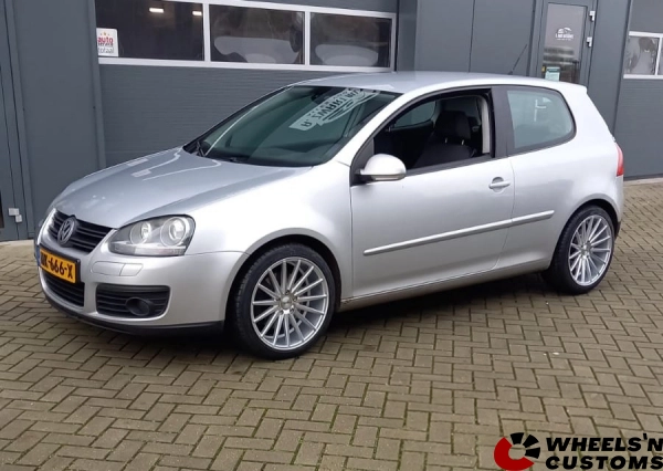 Volkswagen Golf 5 - 18 inch Arceo wheels - 8.5J ET40