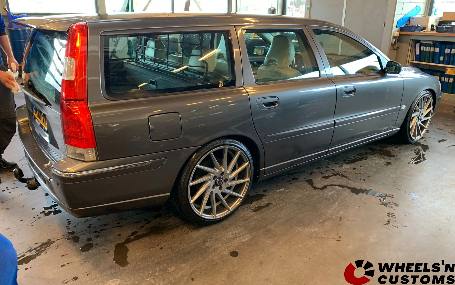 Volvo V70 R-Design -  19 inch Khan Concave - 5x108 8.5J ET38