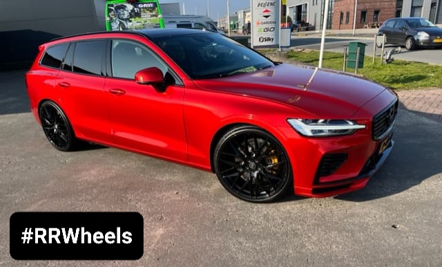 Volvo V60 R-Design - 21 inch Japan Racing JR28 Gloss Black - 5x108 9J ET38